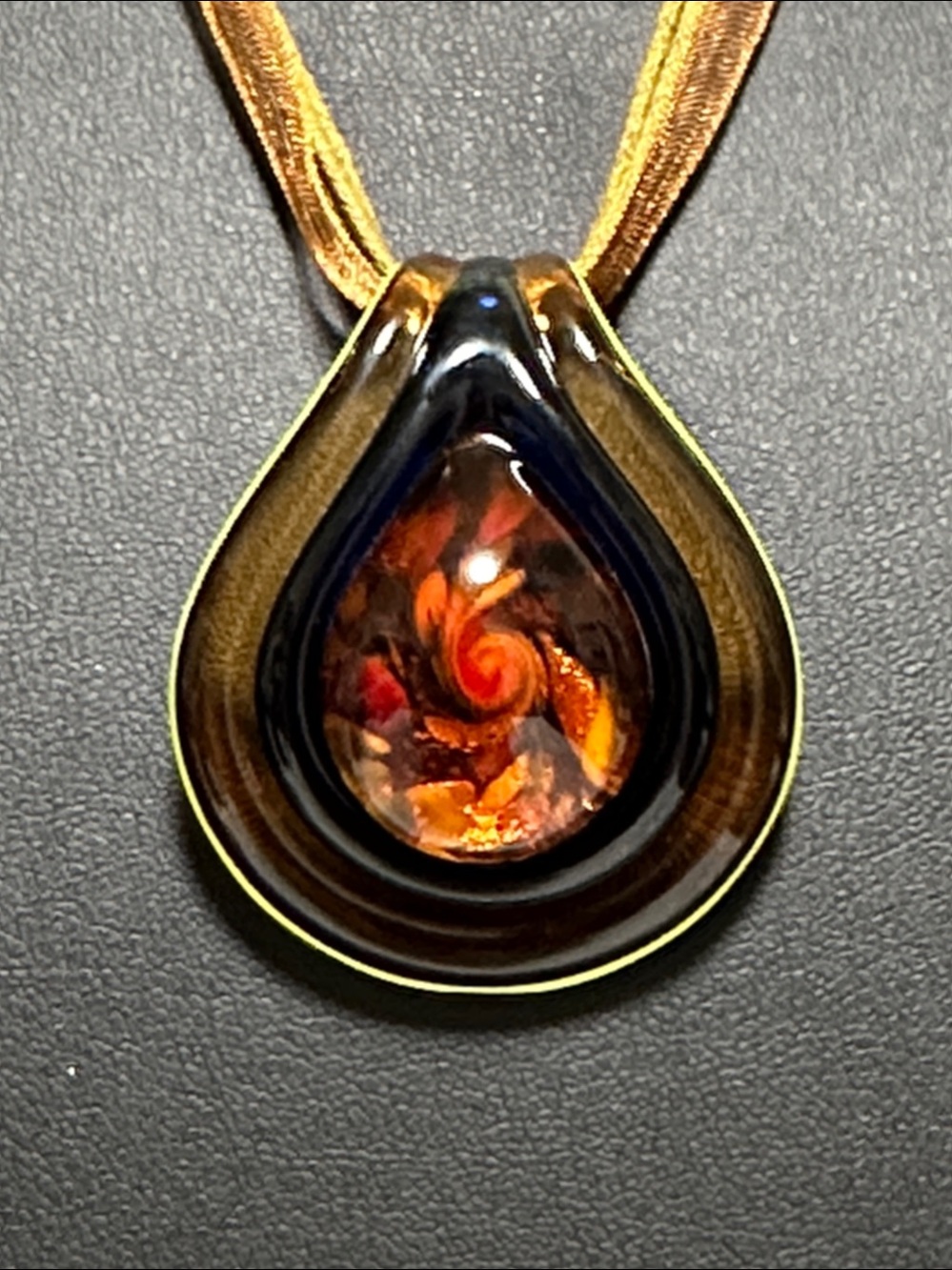 Vintage Art Deco Glass Teardrop Pendant Multi-Strand Corded Necklace - Picture 13 of 14